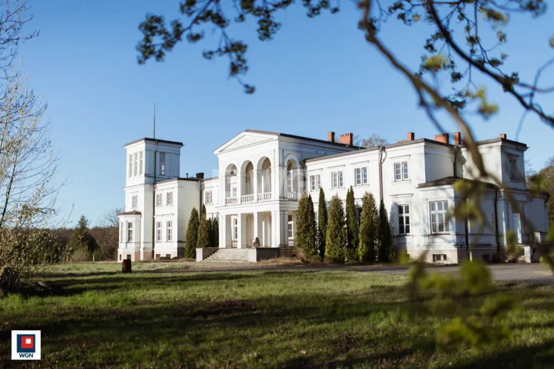 Obiekt komercyjny na sprzedaż Lubstów