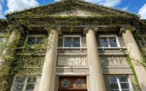 Pałac z  XVIII wieku, Sieroszowice