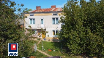 Dom na  sprzedaż Batorz Pierwszy - Dom z budynkami gospodarczymi z potencjałem inwestycyjnym