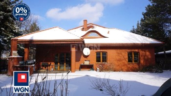 Dom na  sprzedaż Piotrków Trybunalski - Reprezentacyjny, przestronny dom w dobrym standardzie.